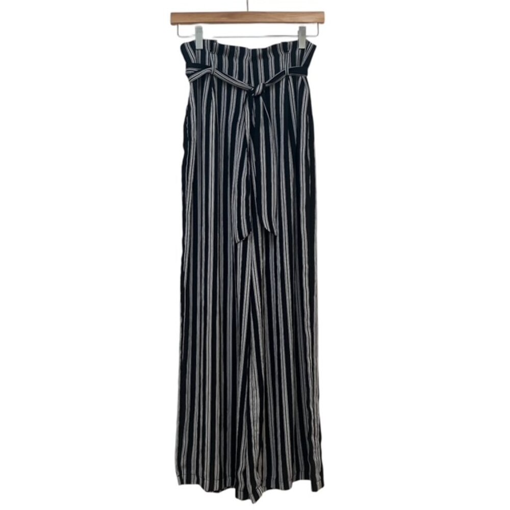 Leith wide leg black and white striped pants size XS